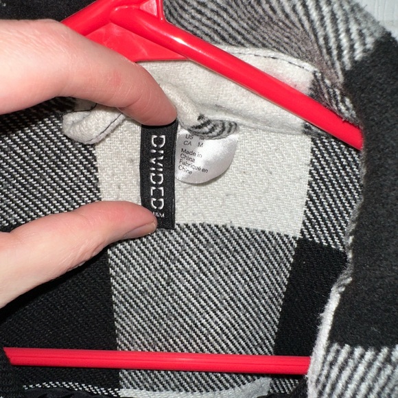 H&M divided Shacket - Picture 4 of 4
